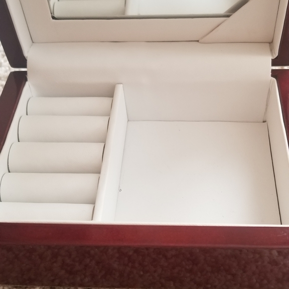 Jewelry box - Picture 1 of 2